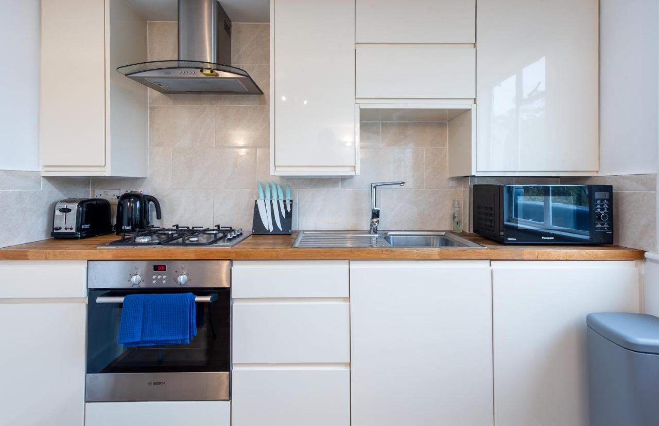 Apartment Cumberland Street, Victoria London